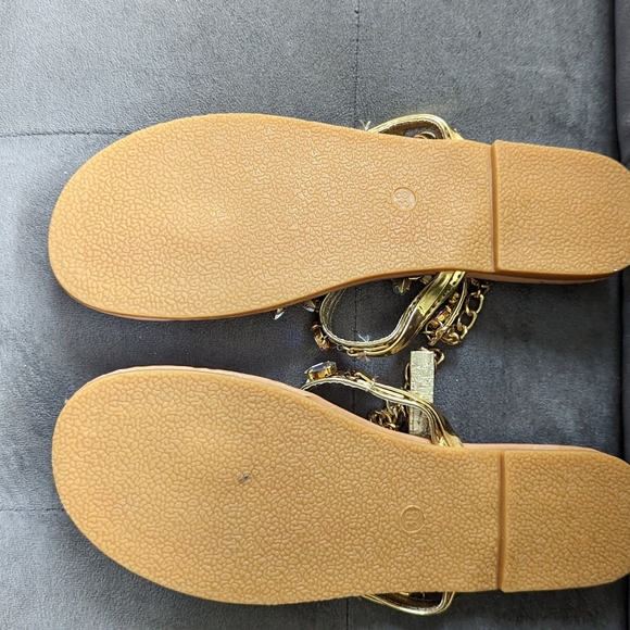 Stylish Iridescent Embellished Sandals - Picture 2 of 4